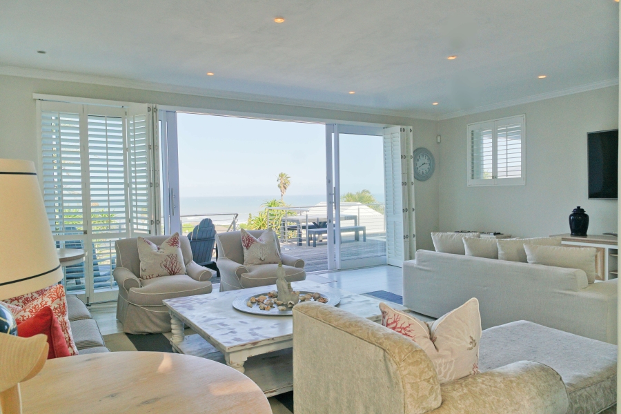 4 Bedroom Property for Sale in Winterstrand Eastern Cape